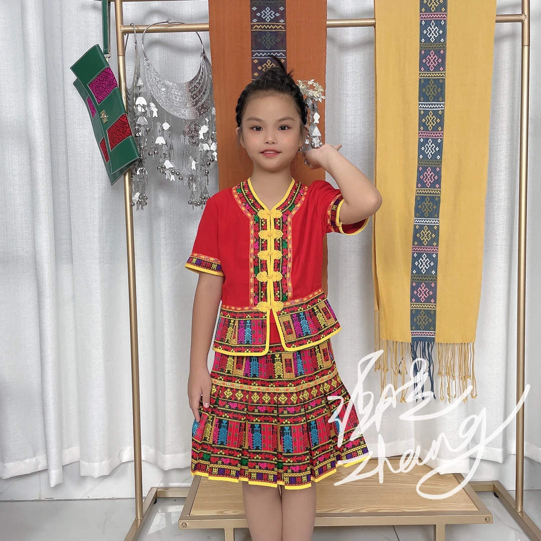 海南女童姊妹纹演出百褶红色套装传统民族风舞台时尚短款女款