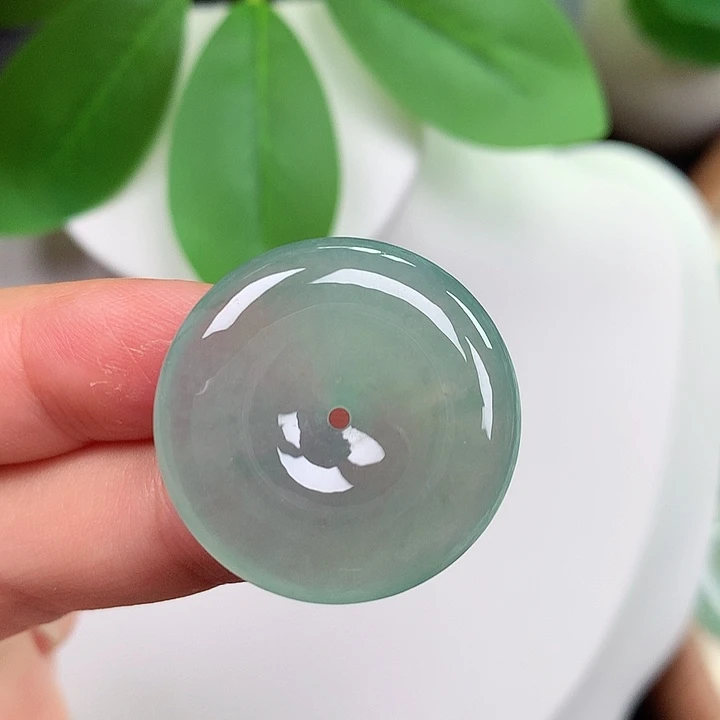 翡翠未镶嵌颈饰平安扣26.8x5.4mm