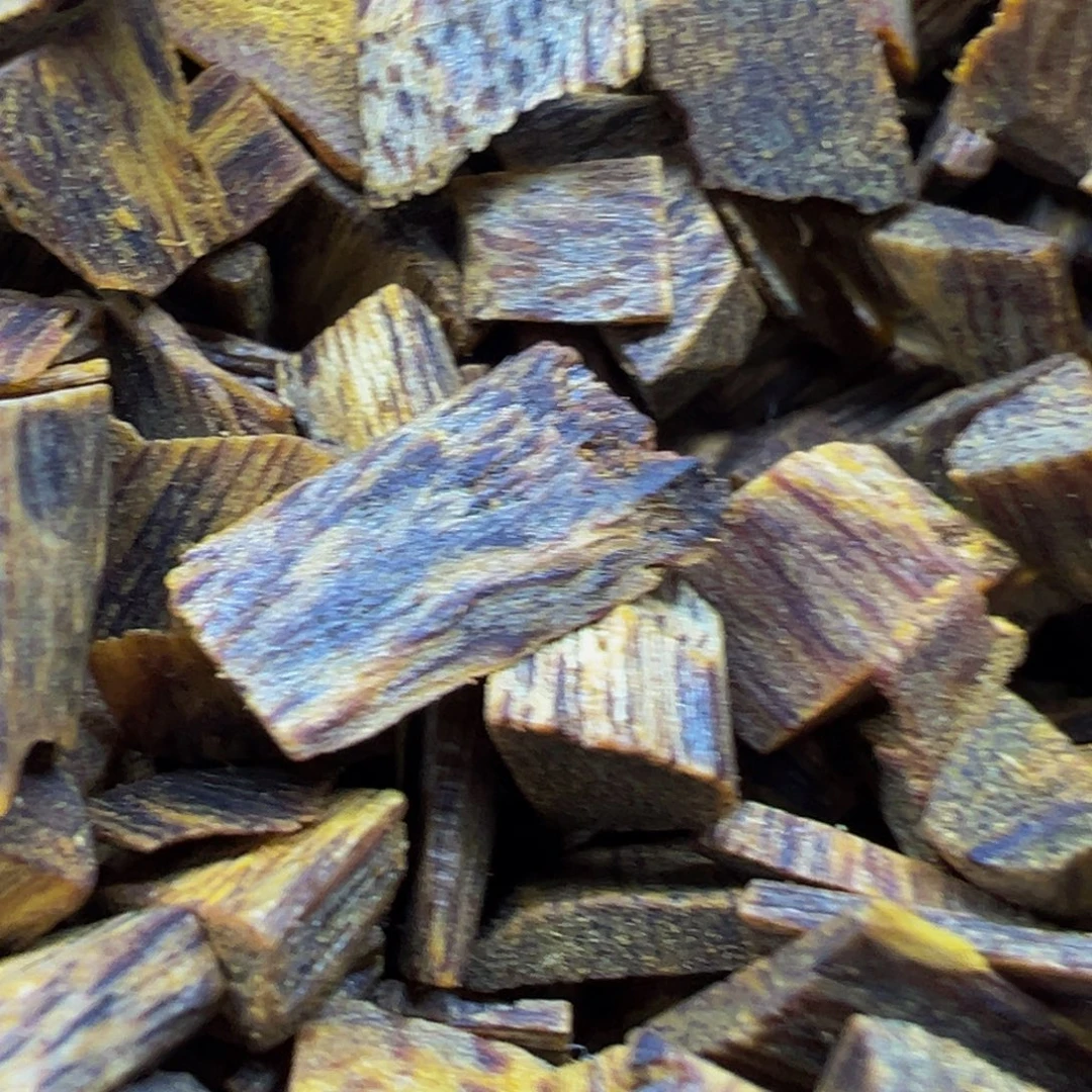 沉香碎屑沉香绿奇楠沉香乌身圆叶高端大米粒30克