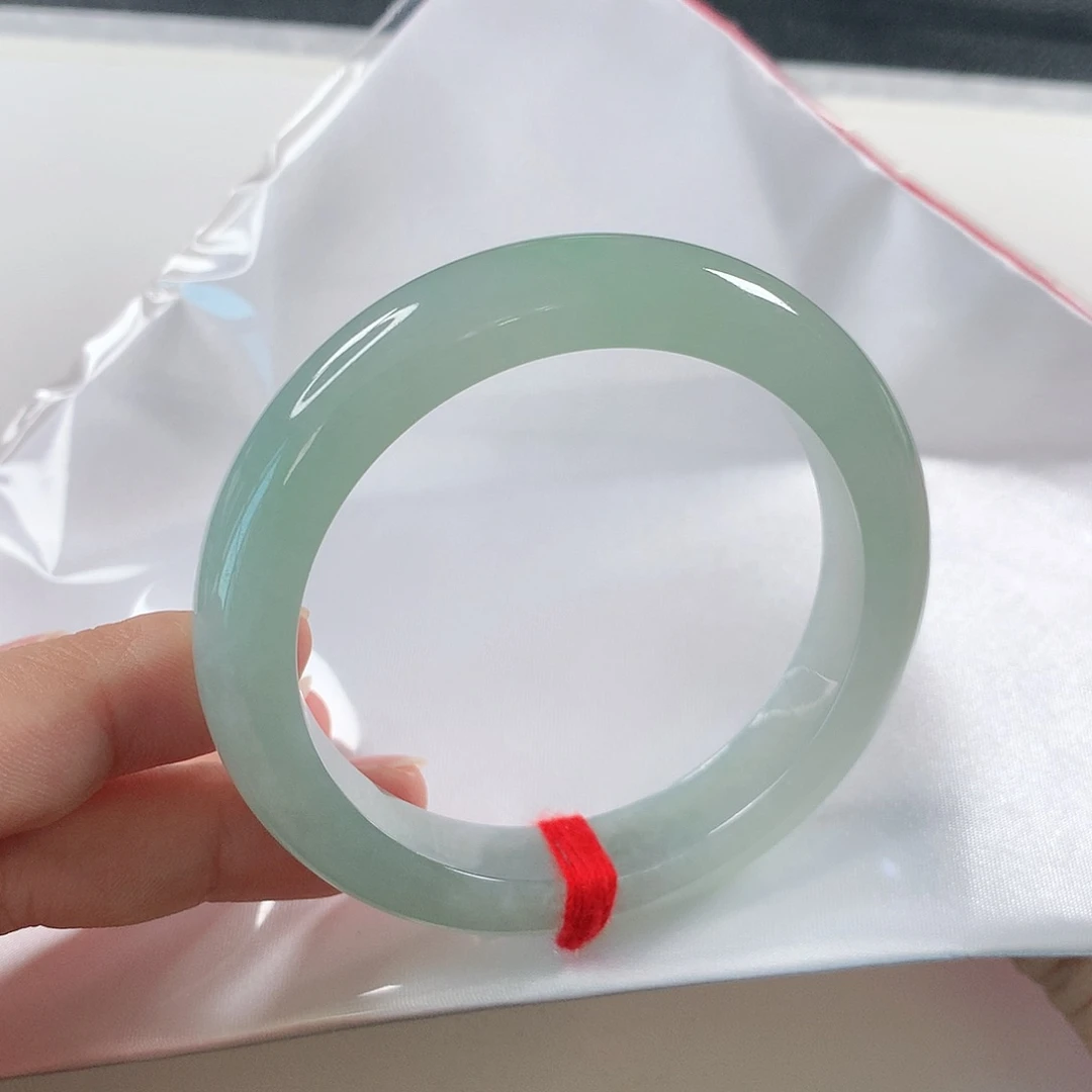 翡翠手镯未镶嵌①③⑨