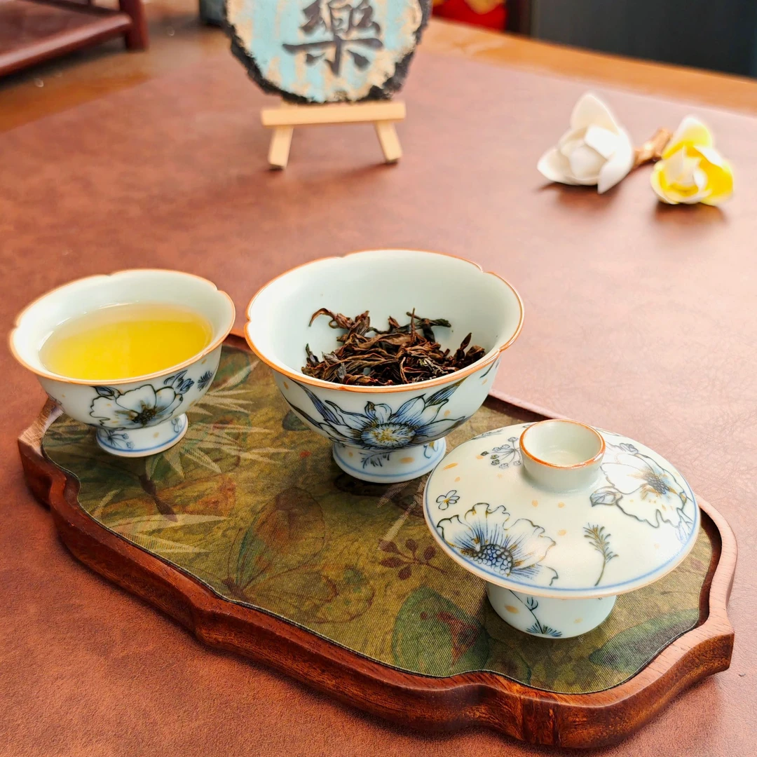 煦暖生香-亚青太阳花高足一人独饮闲套组手工釉下彩主人杯三才