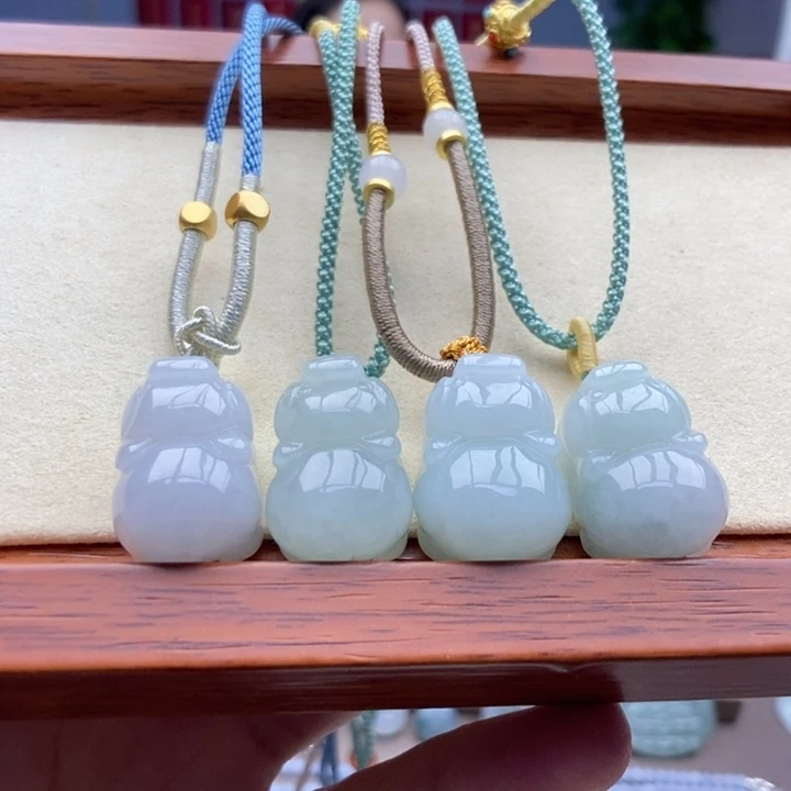 翡翠未镶嵌颈饰吊坠多样性发货发其一