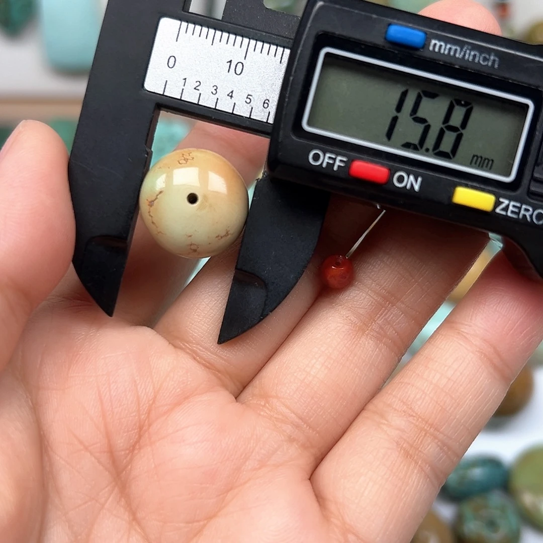 南红玛瑙未镶嵌珠宝奇石