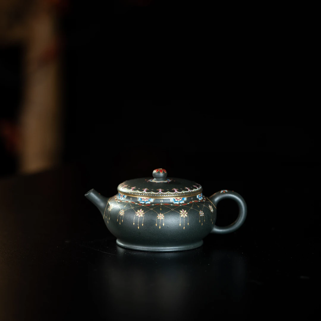 璎珞莲华 郑双双制 溢珍堂绘 青段 100cc 宜兴紫砂壶