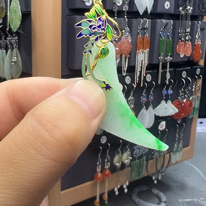 玉***曦翡翠银S925镶嵌耳饰