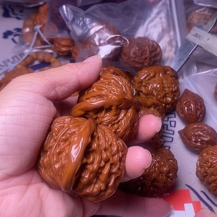 “***”文玩核桃吊坠篓子