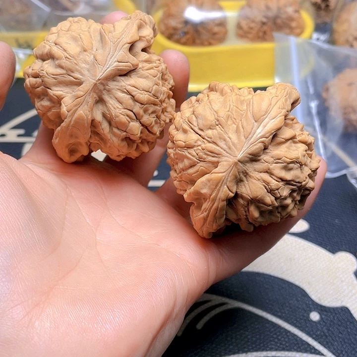 文玩核桃吊坠龙鼎一对