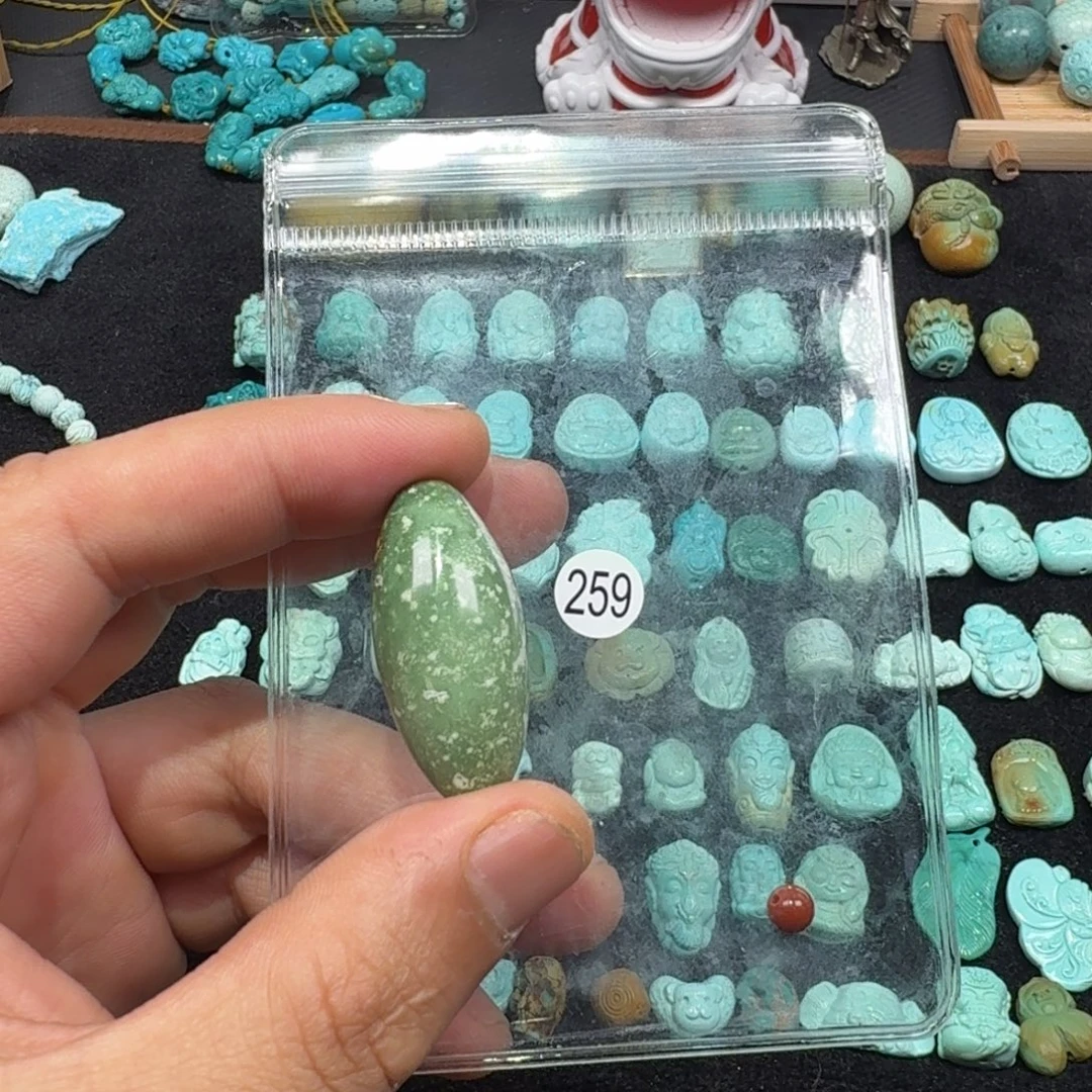 南红玛瑙未镶嵌珠宝奇石