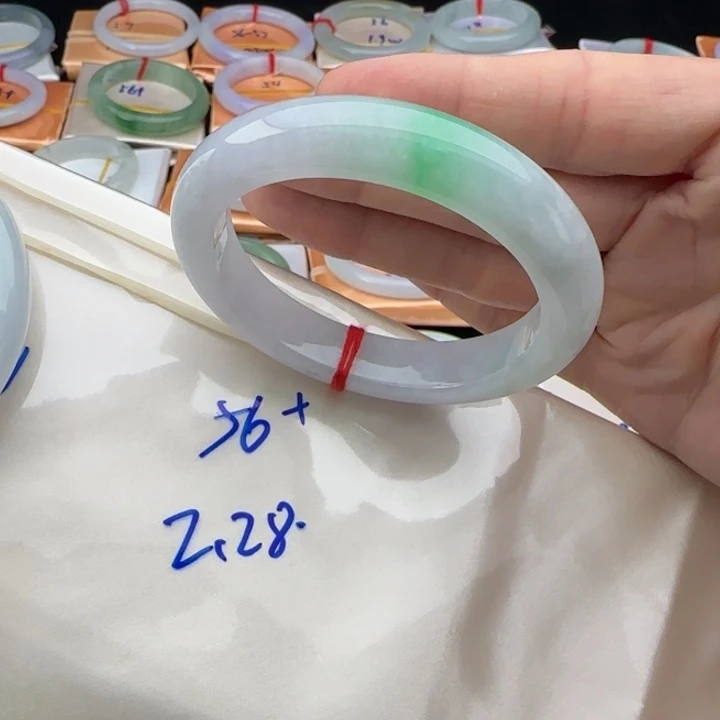 未镶嵌手镯翡翠翡翠手镯