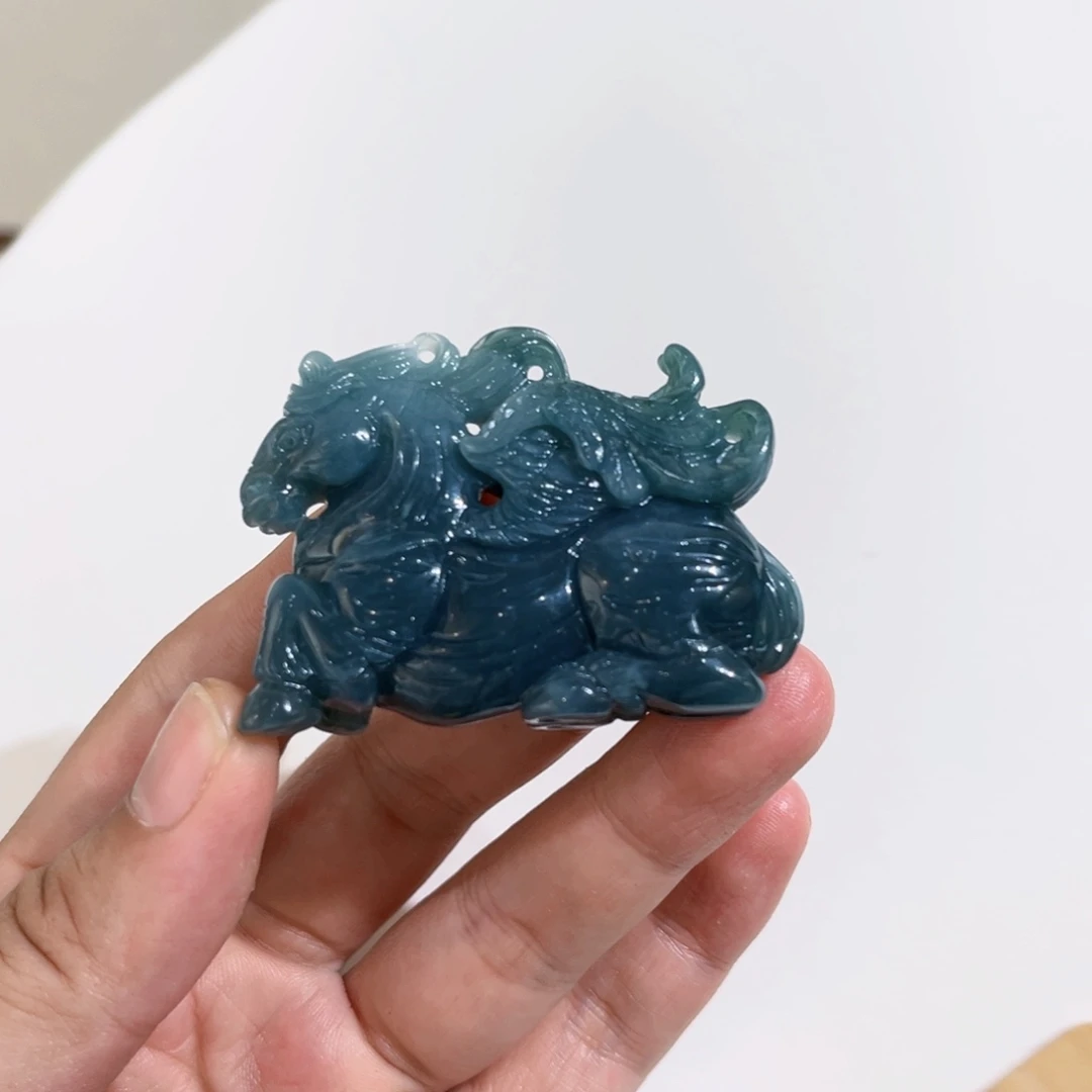 翡翠未镶嵌吊坠(赠链)s