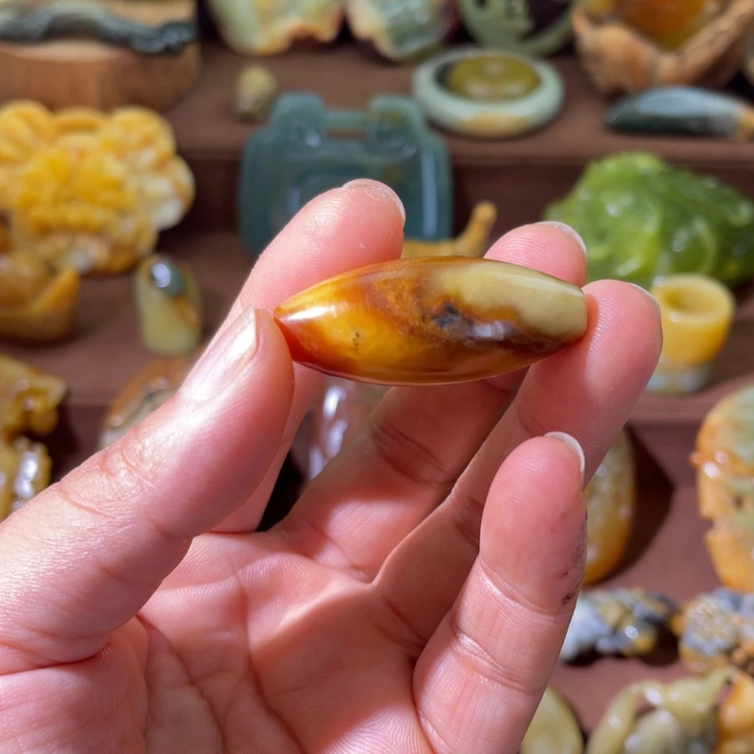 未镶嵌蛇纹石玉颈饰
