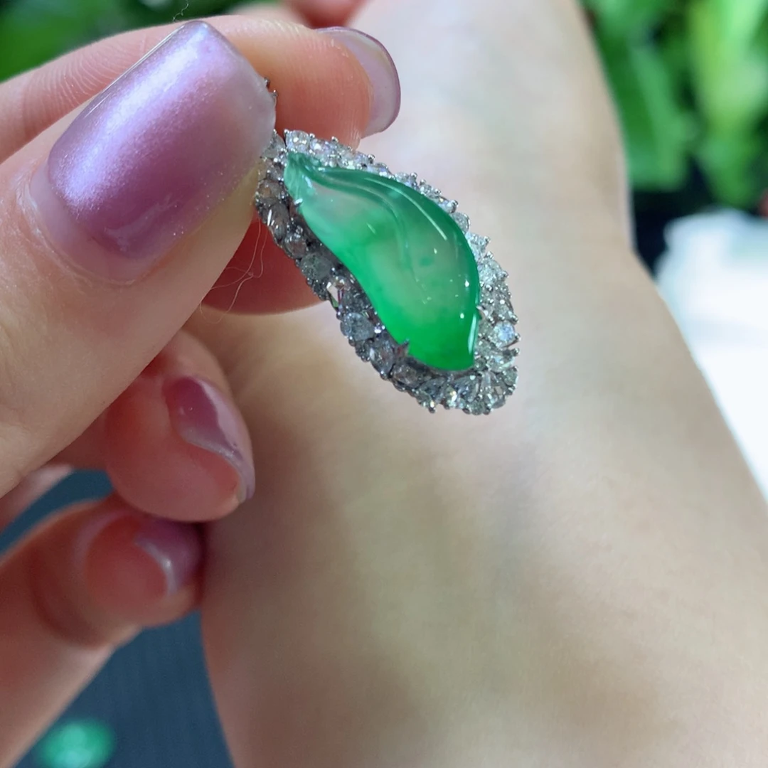 翡翠手串未镶嵌吊坠