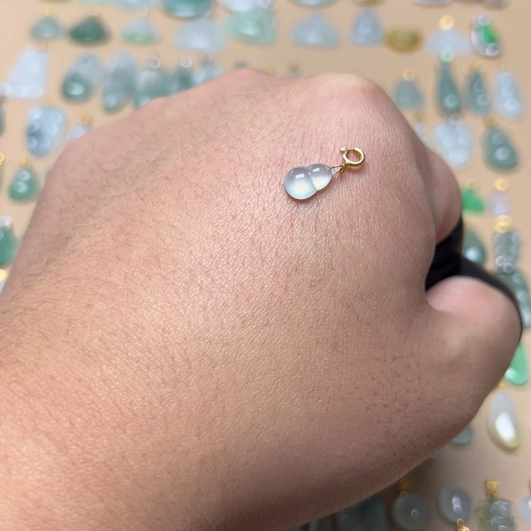 翡翠颈饰18K金镶嵌葫芦