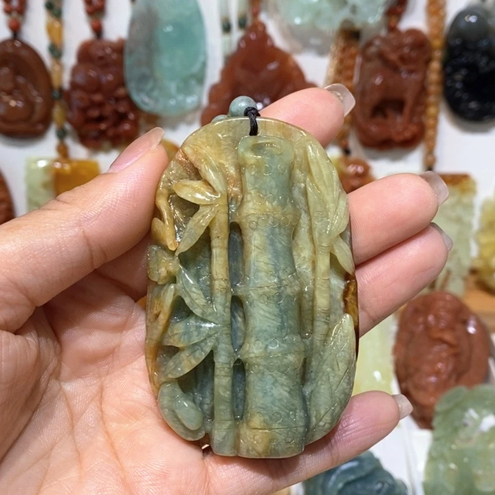 蛇纹石玉未镶嵌颈饰