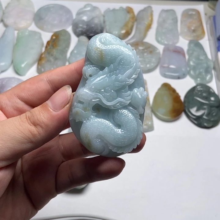 翡翠未镶嵌颈饰龙牌30