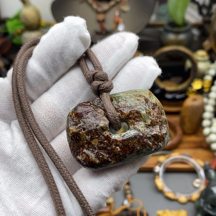 岫岩河磨玉（透闪石质玉）未镶嵌挂件