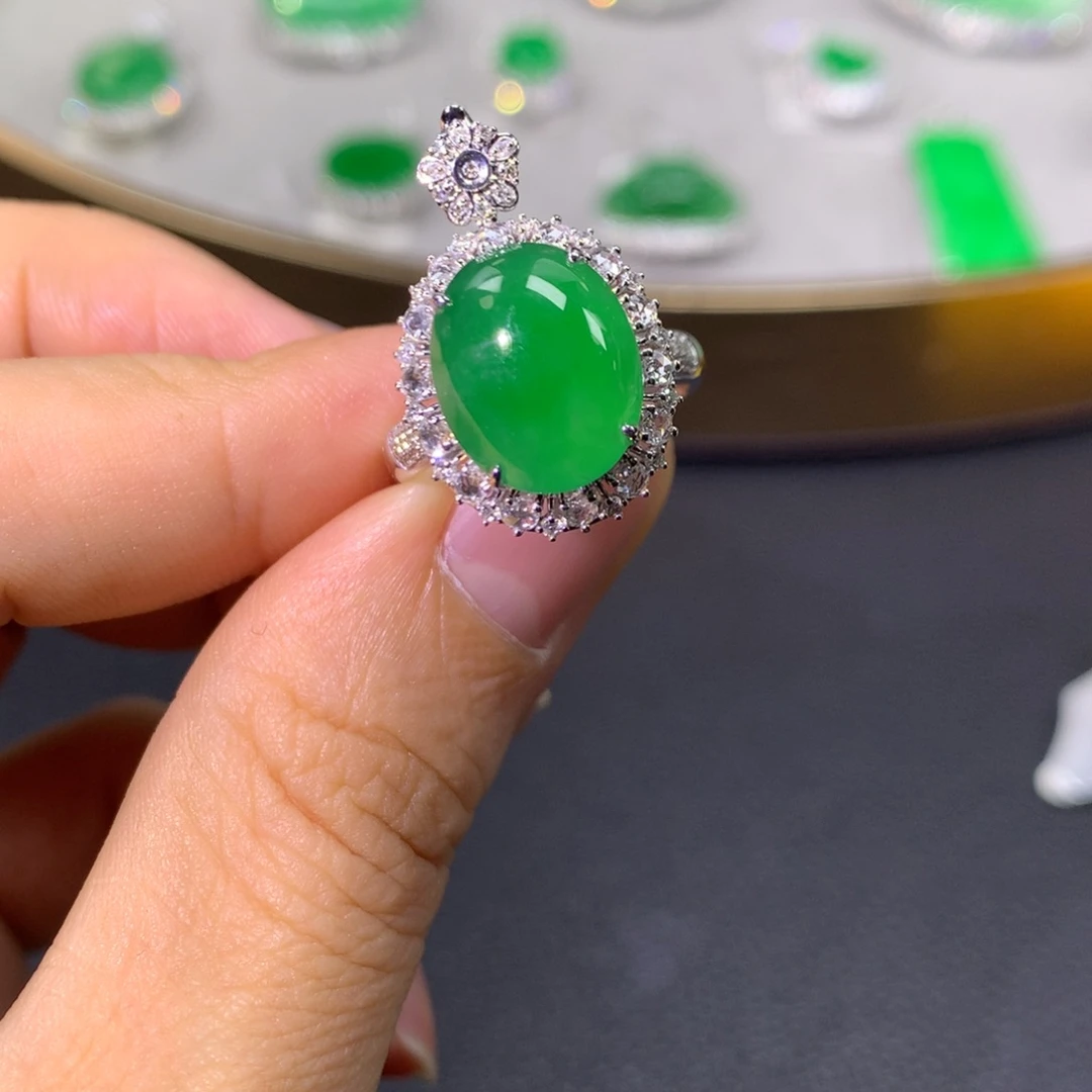 翡翠戒指18K金镶嵌翡翠