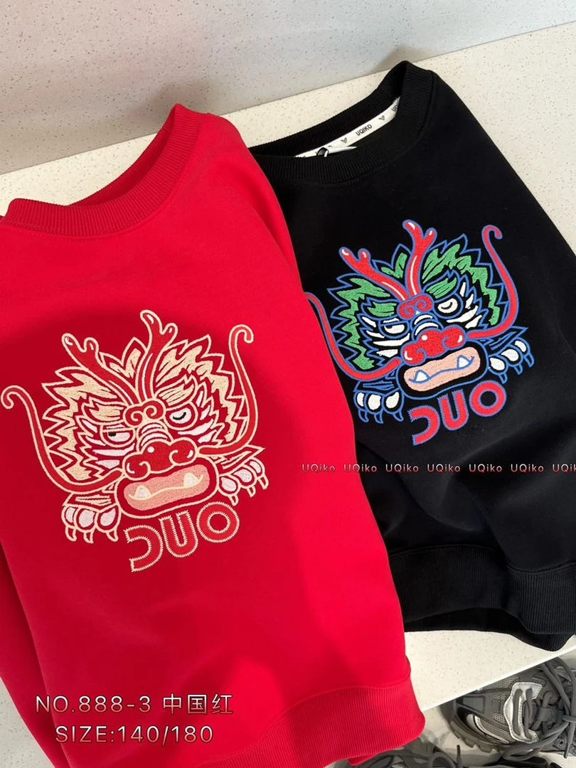 红色龙刺绣卫衣（8883）