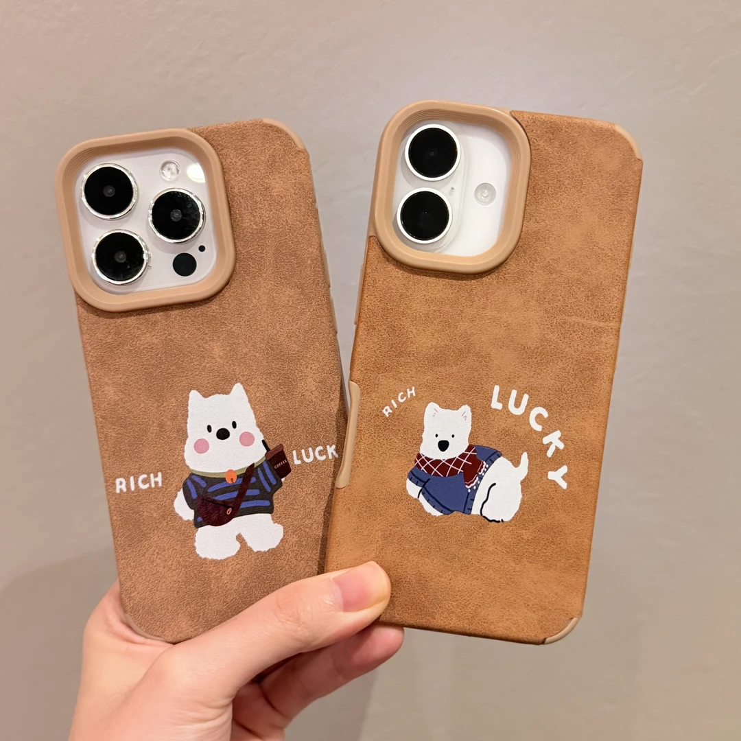 秋冬皮质小白狗情侣手机壳适用苹果17/16promax翻毛皮iPhone防摔