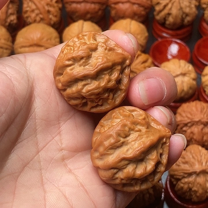 真***逗文玩核桃吊坠帝王龙脊