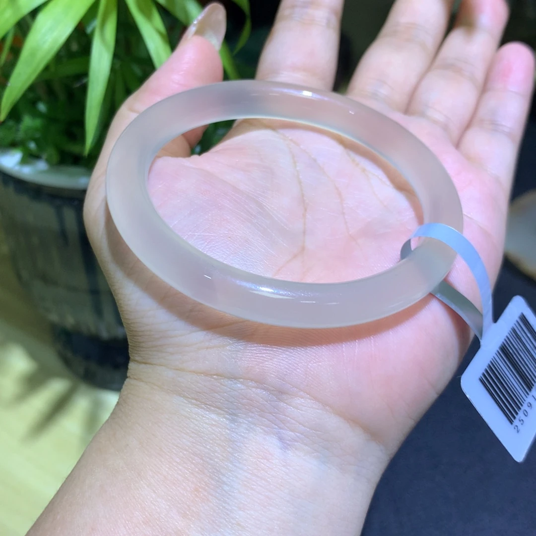 玛瑙/玉髓未镶嵌手镯小白条