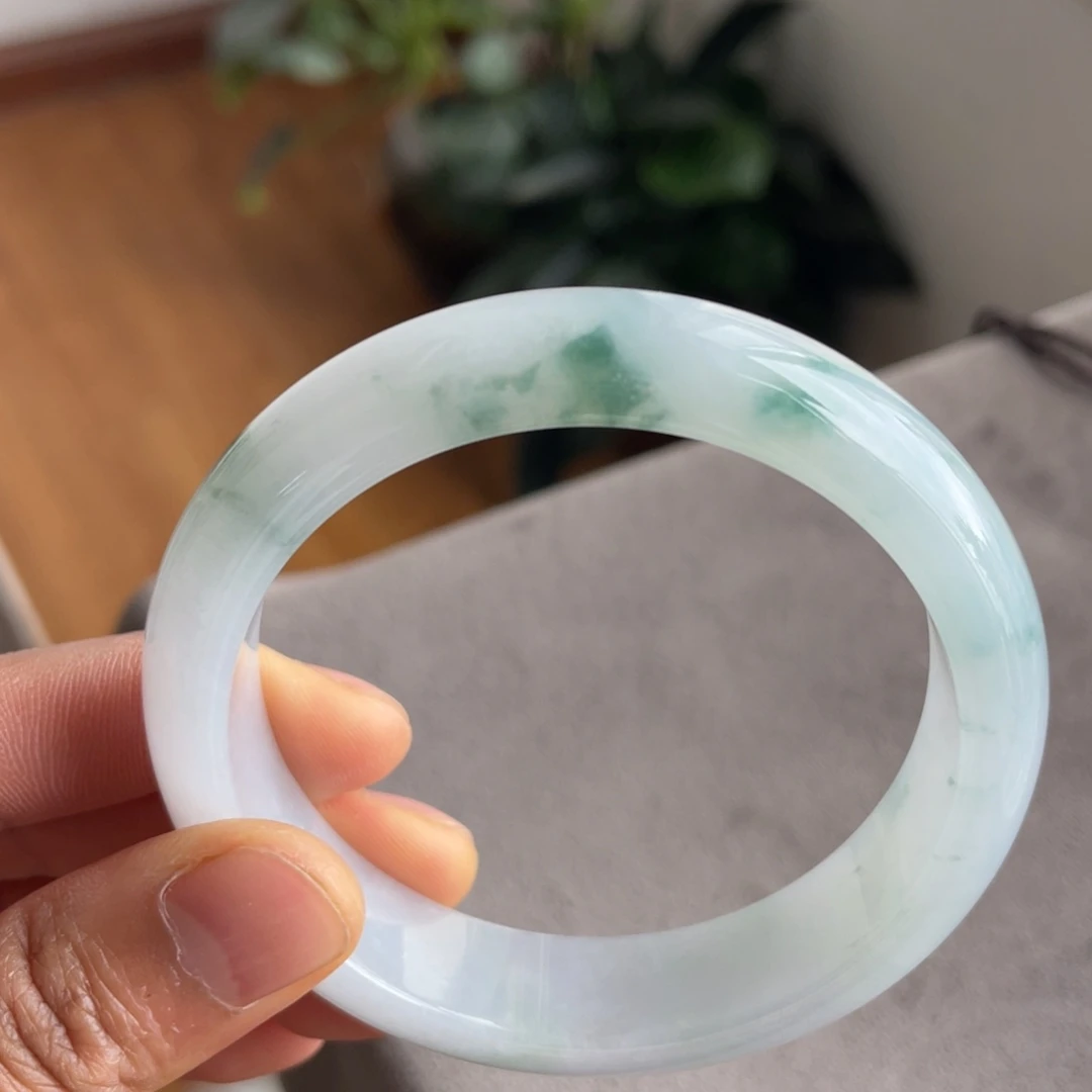 翡翠未镶嵌手镯飘花