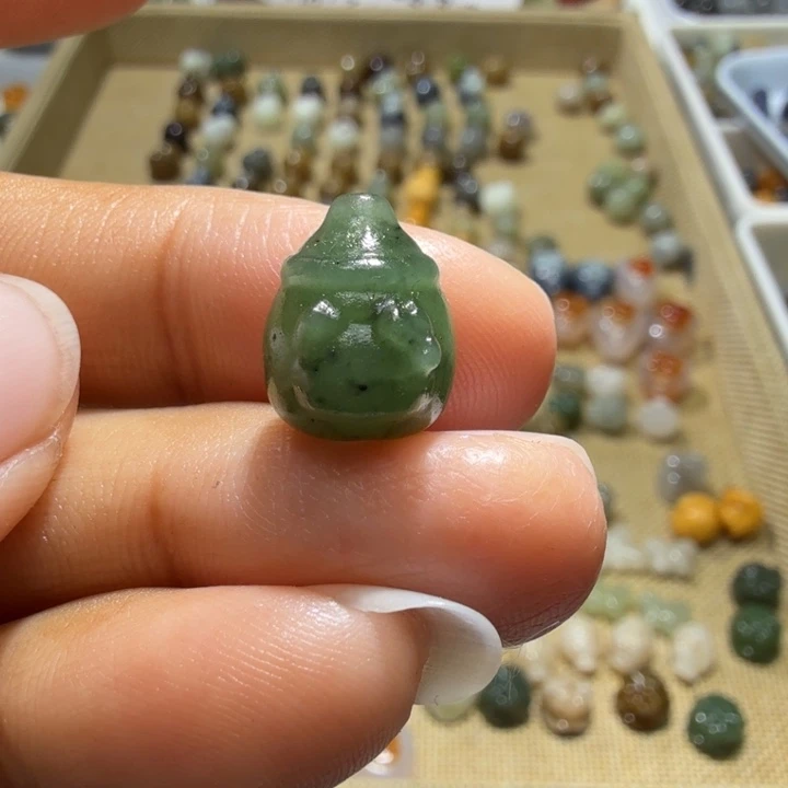 和田玉未镶嵌珠宝奇石