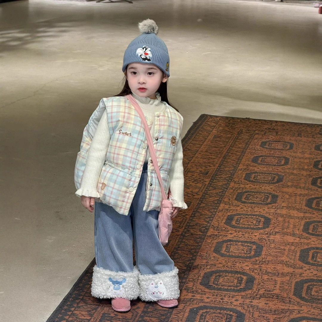 小思家女童2025冬季新款韩版洋气百搭格子棉马甲加绒牛仔裤套装