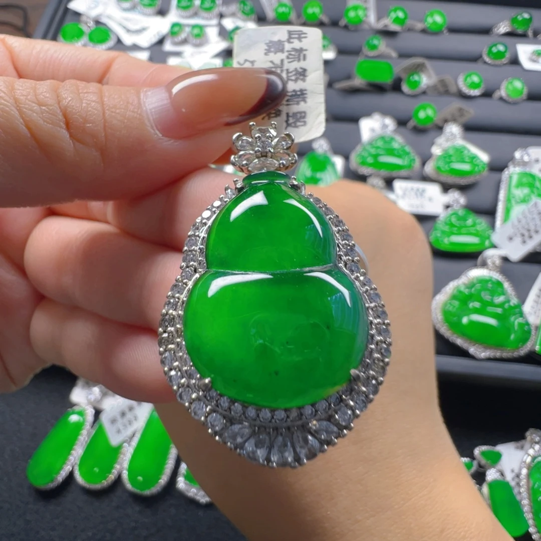 翡翠银S925镶嵌颈饰葫芦