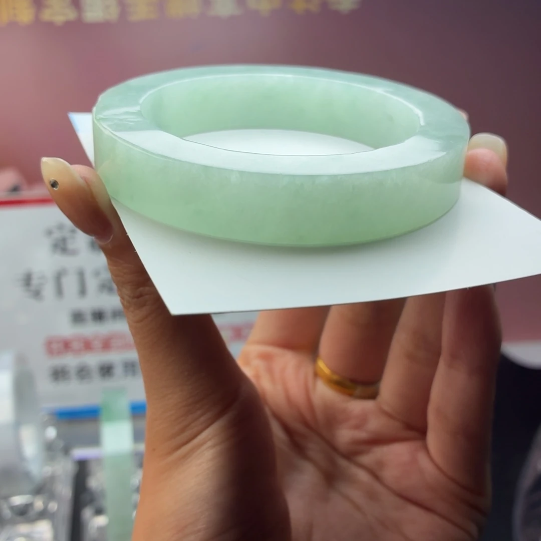 你***脸定制翡翠未镶嵌手镯