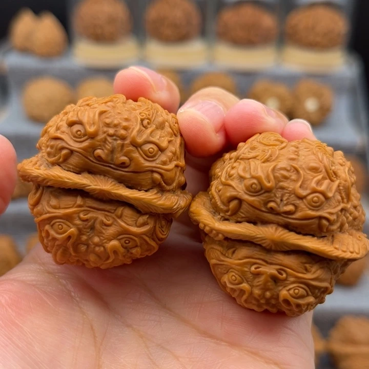 核桃把件龙蟾一对