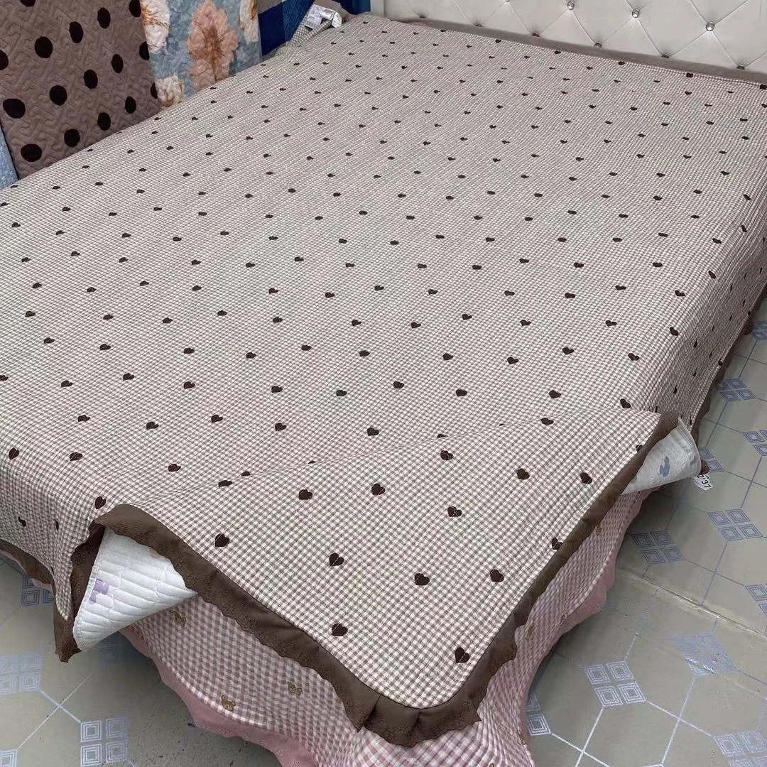 [焦糖爱心小花边款]四季通用床盖+-5公分误差