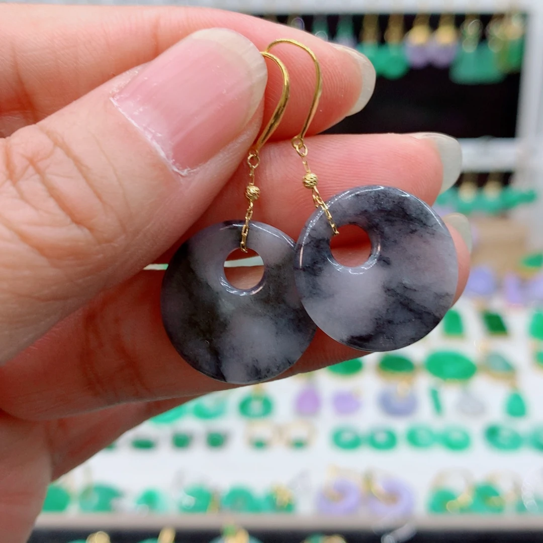 翡翠18K金镶嵌耳饰的