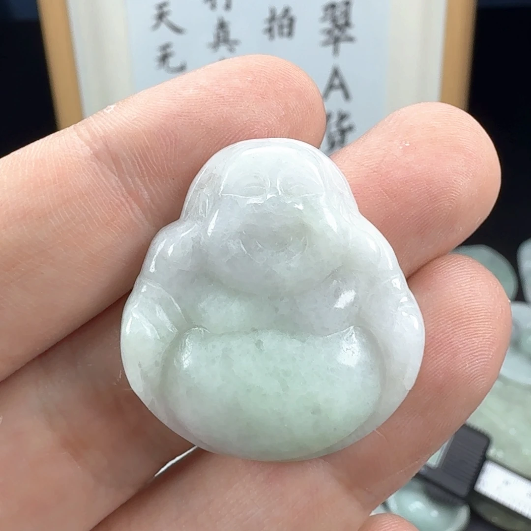 翡翠挂件未镶嵌翡翠