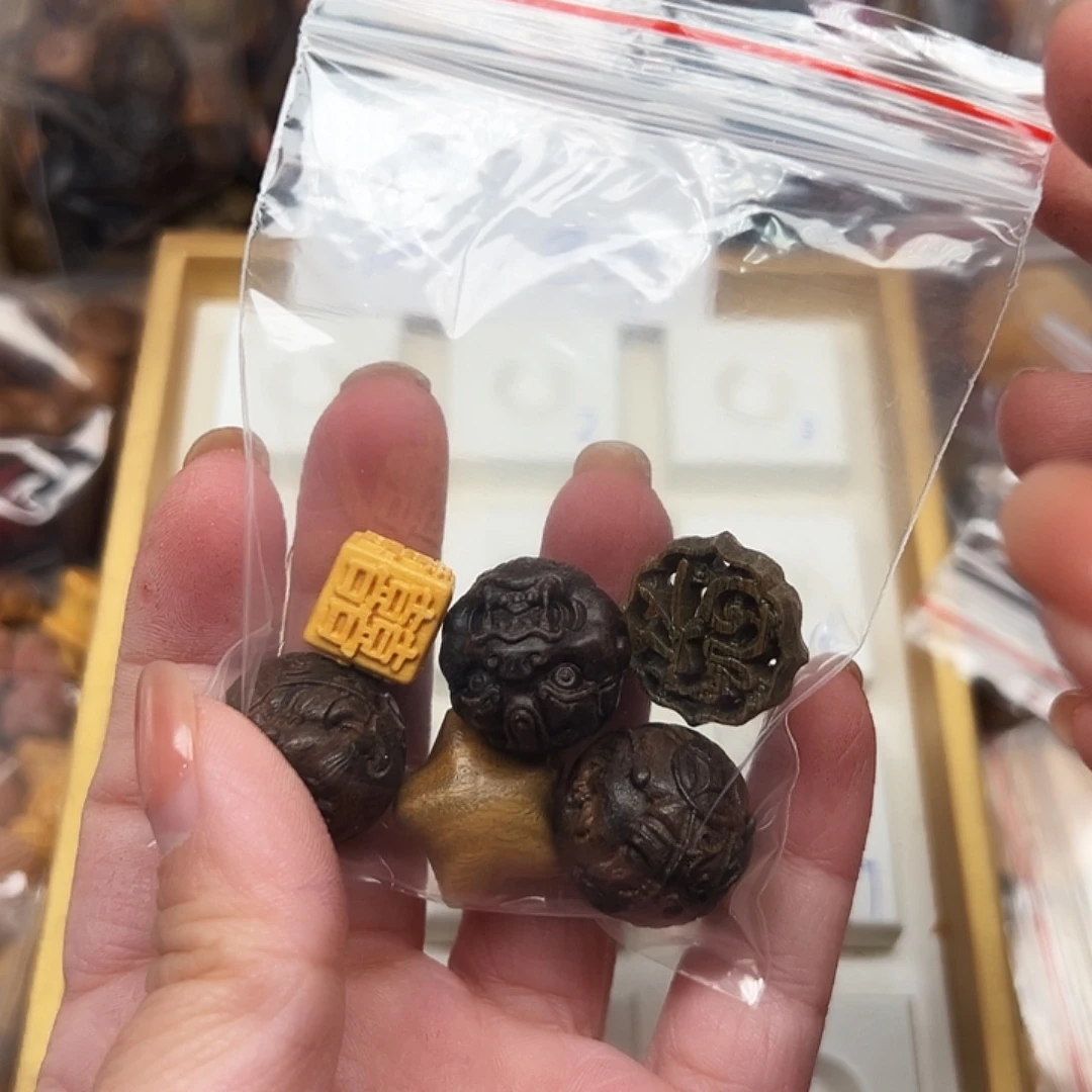 一****大叶紫檀（黑酸枝木类）