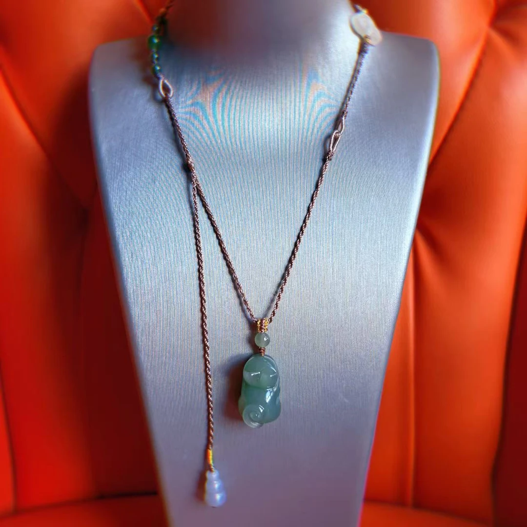 壹屿珠宝 0219023     和田玉典藏小猫颈饰