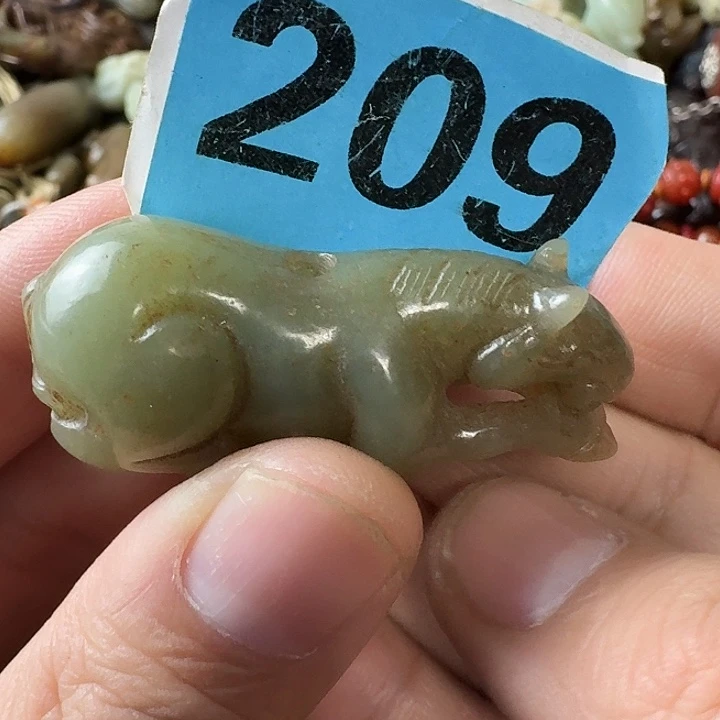 普***天和田玉未镶嵌颈饰