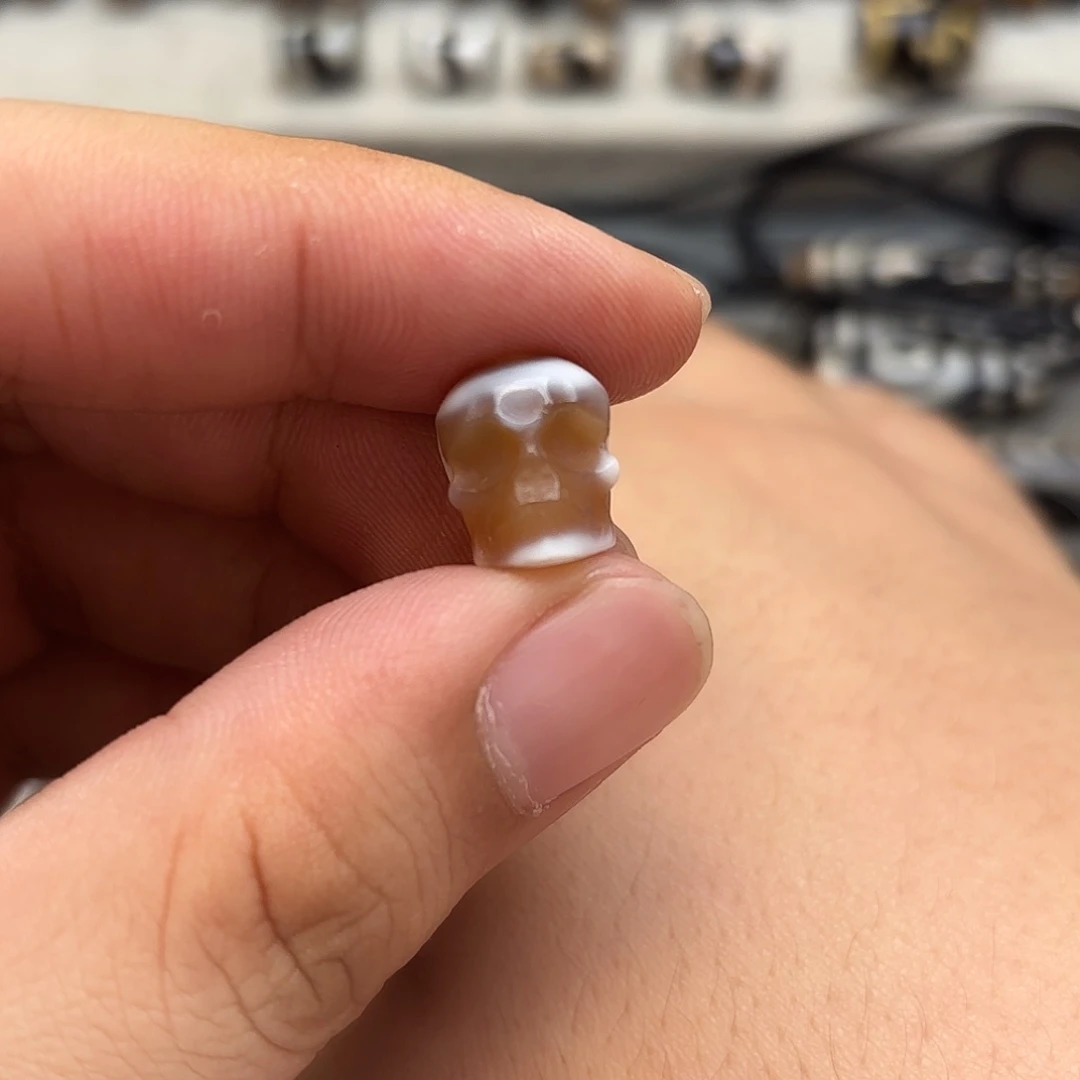 玛瑙/玉髓未镶嵌珠宝半成品郑*树