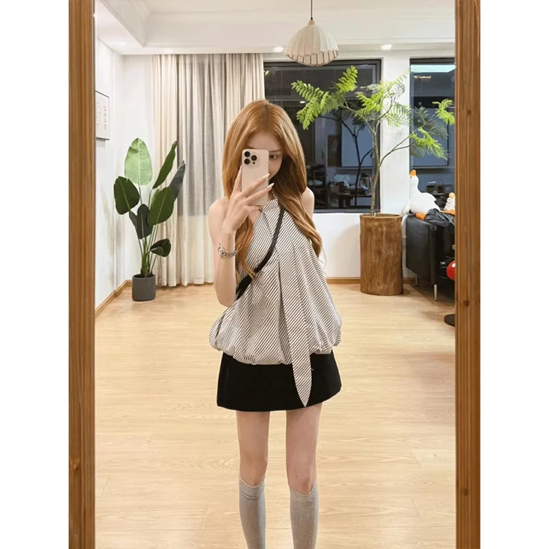 夏季套装女2025新款小众不撞款穿搭度假风挂脖上衣半身裙子两件套