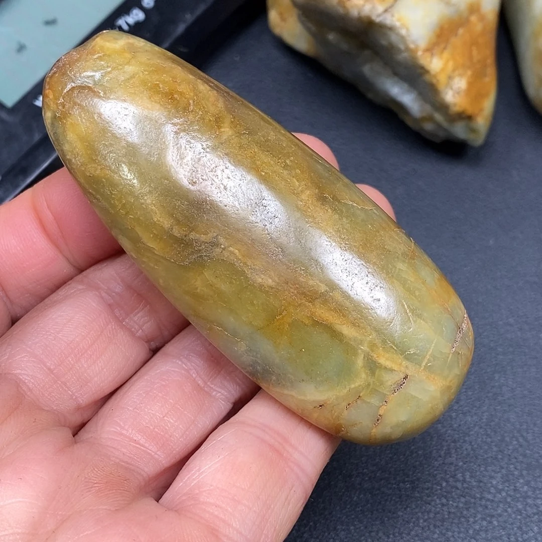 和田玉未镶嵌珠宝奇石