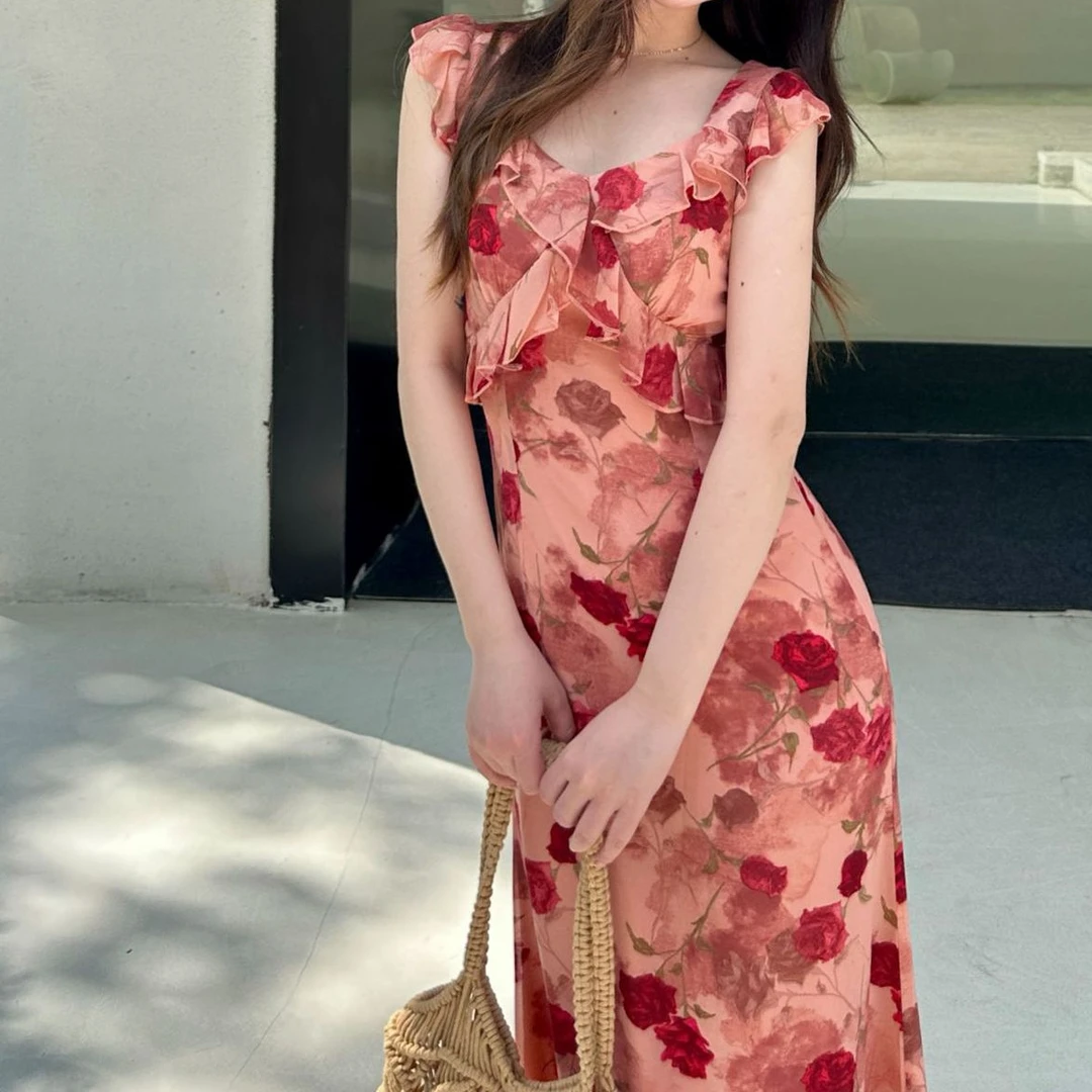 新款掐腰法式粉色碎花吊带飞飞袖连衣裙子女2025夏季穿搭新款