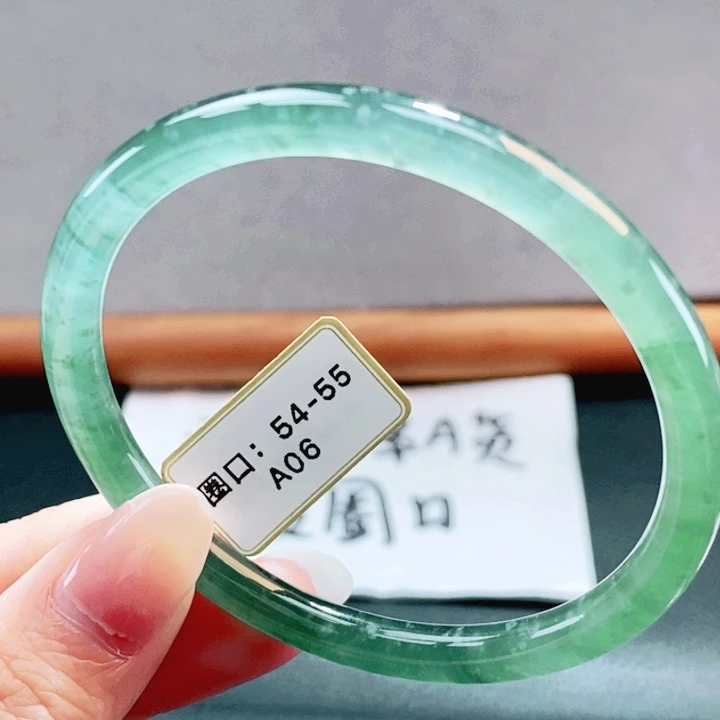 翡翠未镶嵌手镯翡翠手镯183