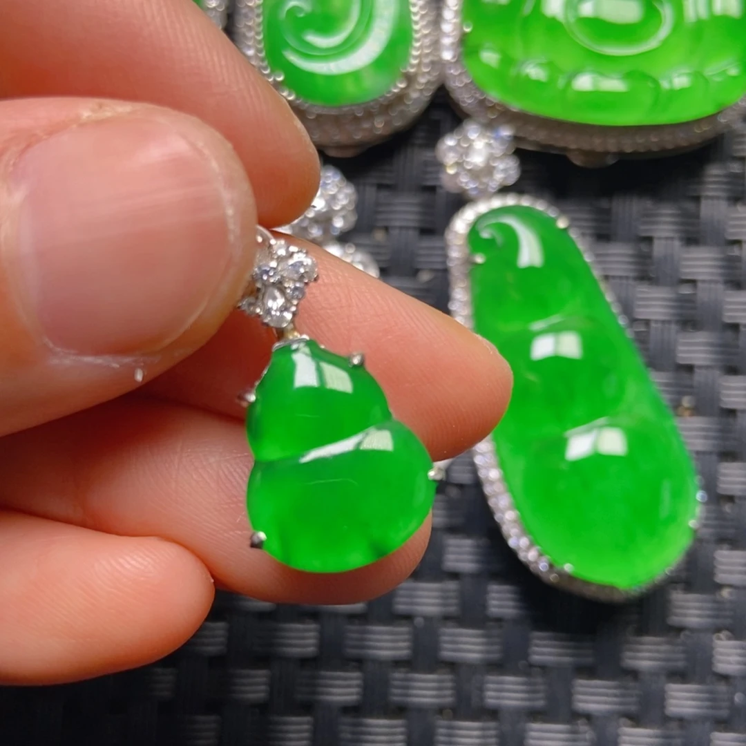 翡翠银S925镶嵌颈饰葫芦吊坠