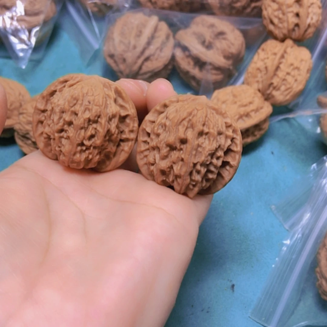 【闪购商品】把件核桃36.5黄杆狮子头磕尖