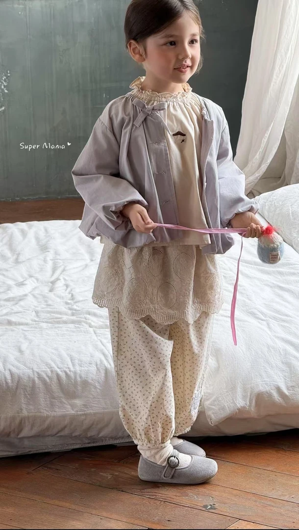常规秋季休闲风兔子翻领普通外套秋装春秋童装极简风