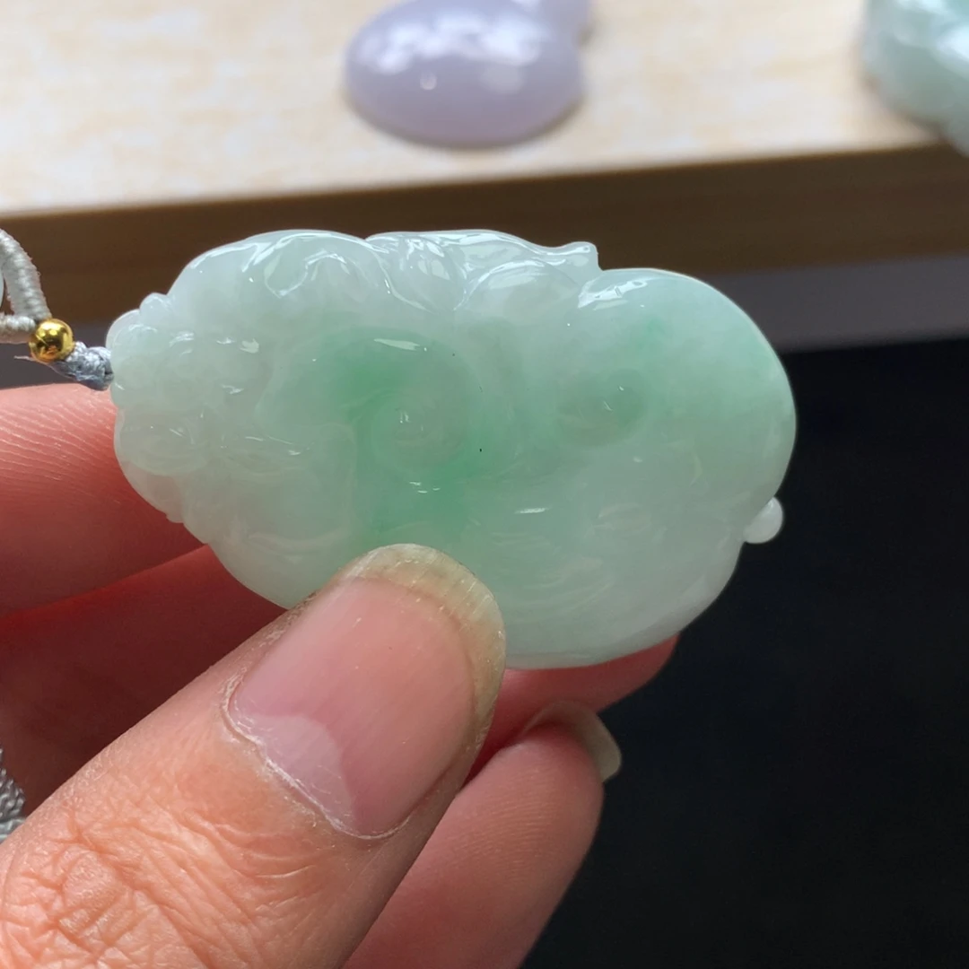 翡翠未镶嵌颈饰吊坠