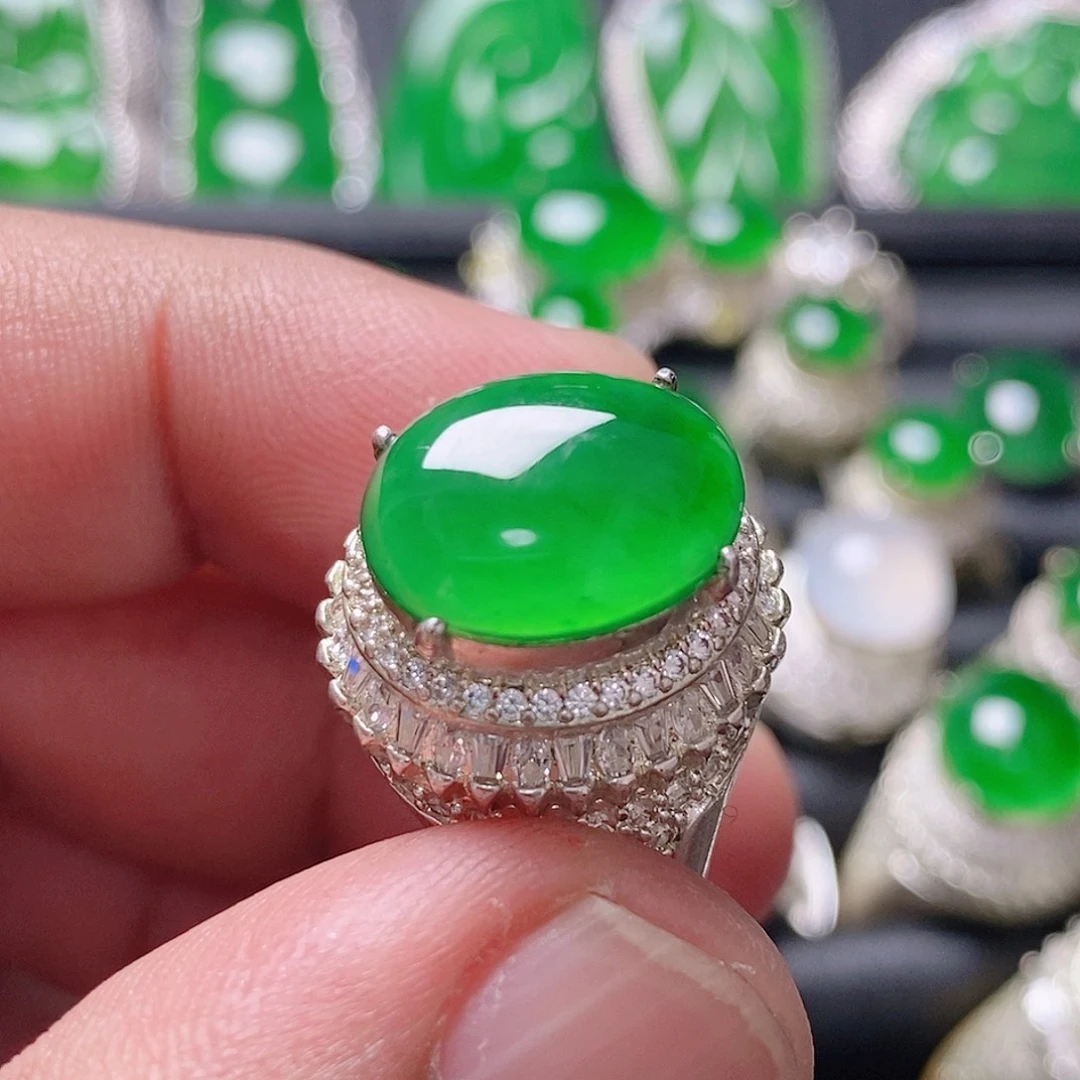 翡翠未镶嵌颈饰