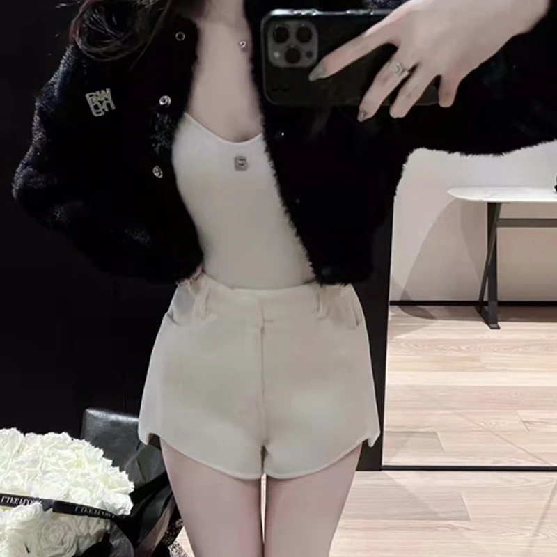 百搭中腰裤不规则显腿长天花板修身短裤/ULI2403