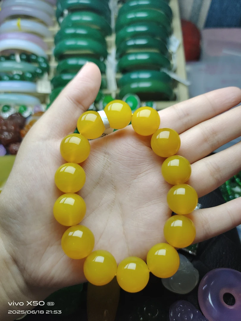 天然玛瑙玉髓卡16黄手串