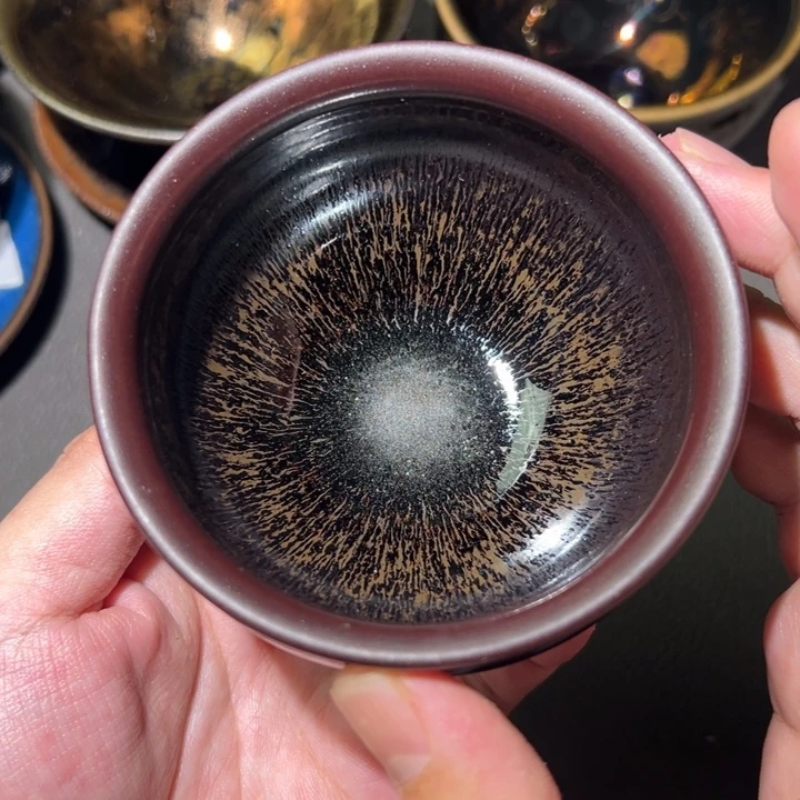 茶盏这个人就是他本人吗